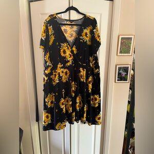 TORRID SIZE 6X/30W SUNFLOWER DRESS